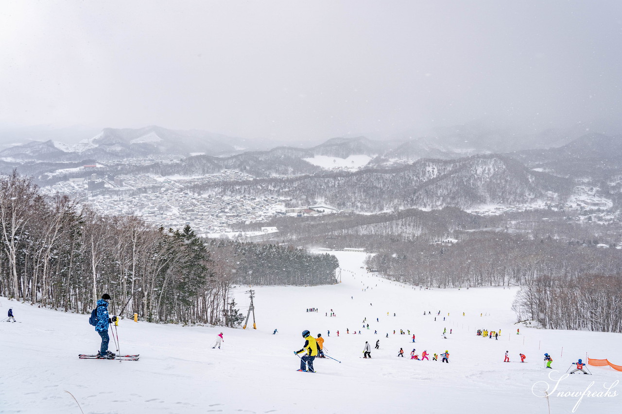 札幌藻岩山スキー場　積雪 105cm。スキーヤーだけが楽しめる！名物の急斜面『うさぎ平』＆『からまつ』両上級者コースもコンディション良好です(^^)/